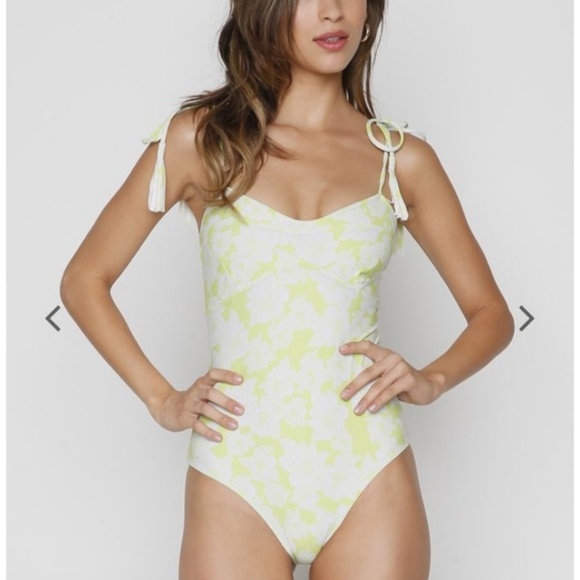 NOT FOR SALE *** Acacia Ulumalu suit neon magnolia - Picture 4 of 4